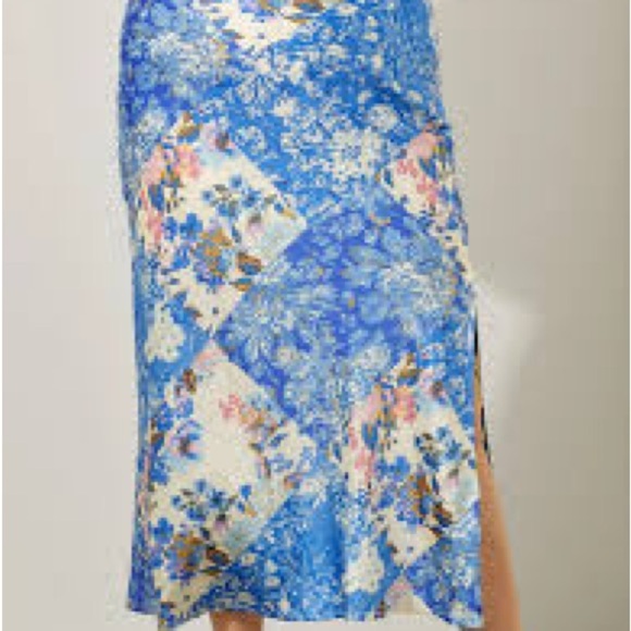 Immaculate Style Blue Multi Scarf Print Satin Wrap Midi Skirt NWT size large - Picture 3 of 5